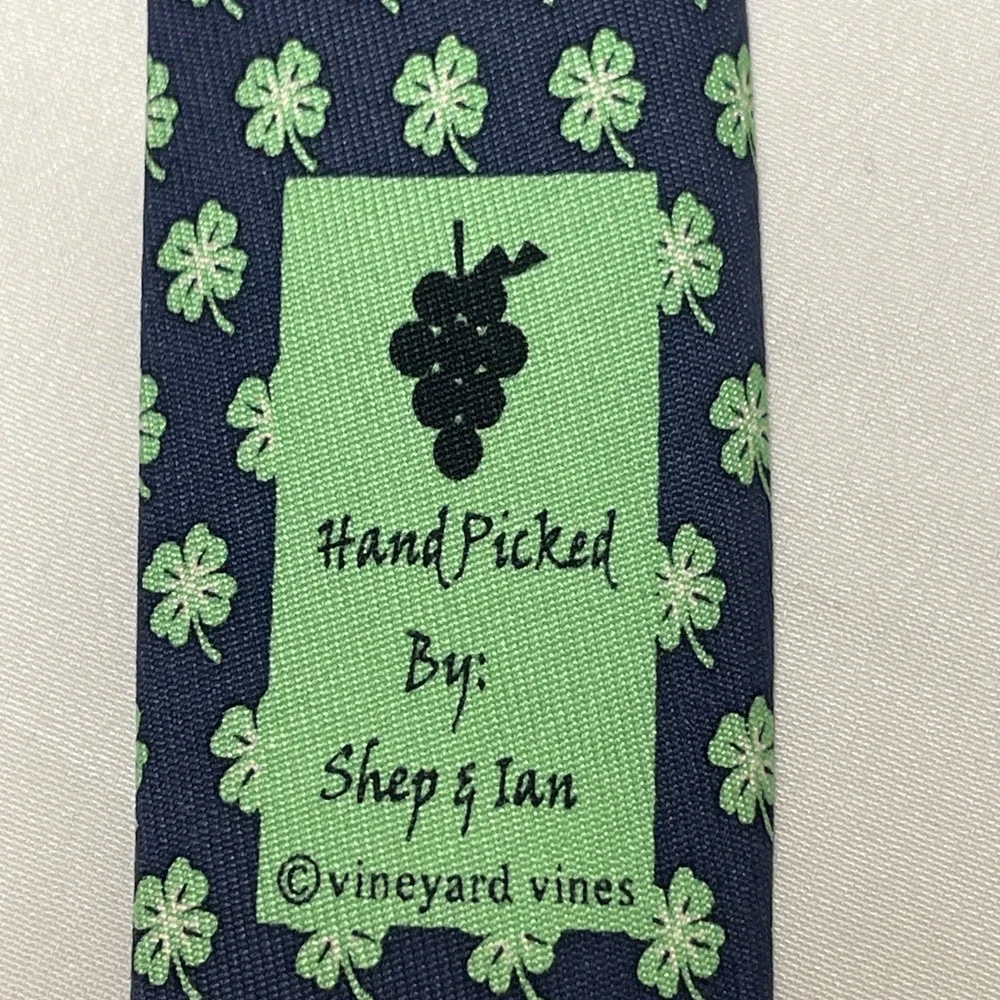 Vineyard Vines Martha's Vineyard 100% Silk Mens Neck Tie Navy 4 Leaf Clover - Picture 4 of 8